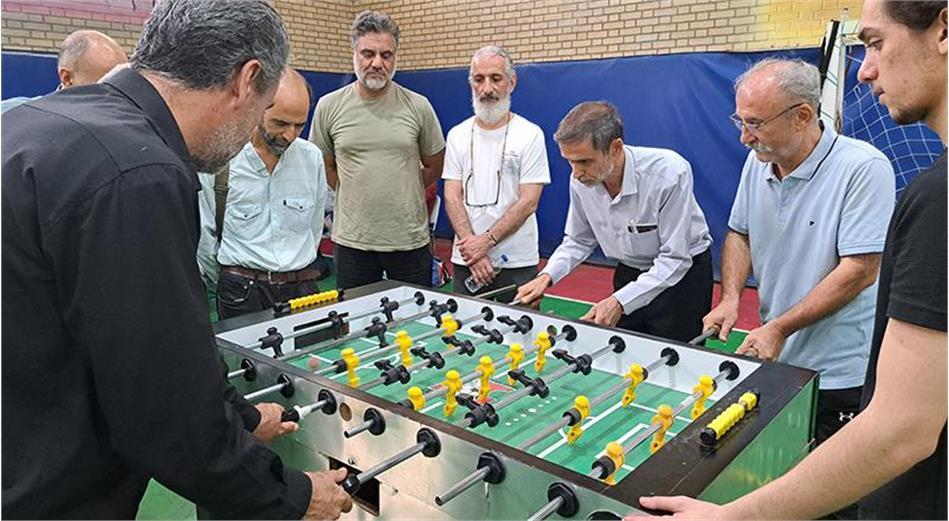 برگزاری مسابقات فوتبال دستی و هفت سنگ بازنشستگان استان تهران